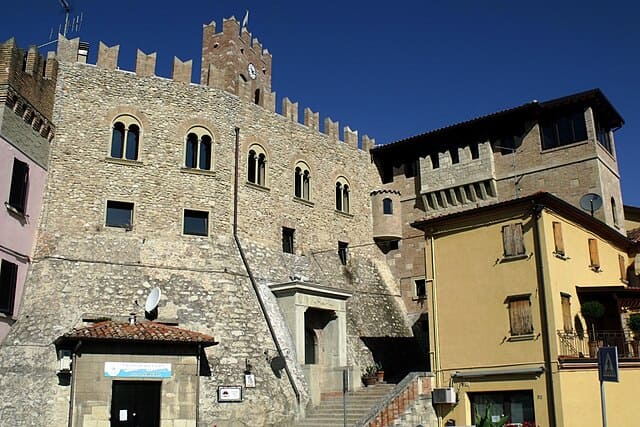 Splendida vista del Castello Serravalle di Bosa.