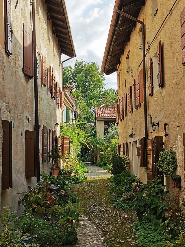 Splendido scorcio del bellissimo borgo di Cordovado.