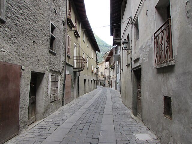 Nei vicoli di Donnas (AO) Valle d'Aosta Nei vicoli di Donnas (AO) Valle d'Aosta