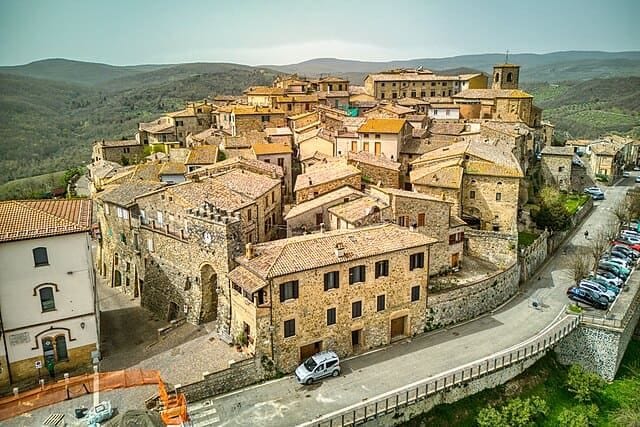 Veduta dall'alto dello splendido borgo di Allerona.