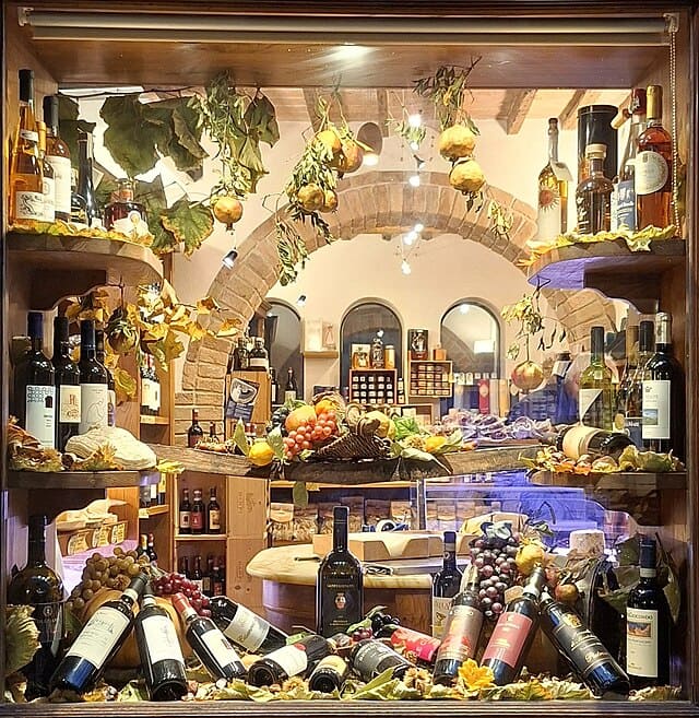 Splendida immagine di una bottega tipica di Pienza.