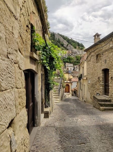Pietrapertosa e le Dolomiti Lucane, punto di partenza per il Volo dell'Angelo.