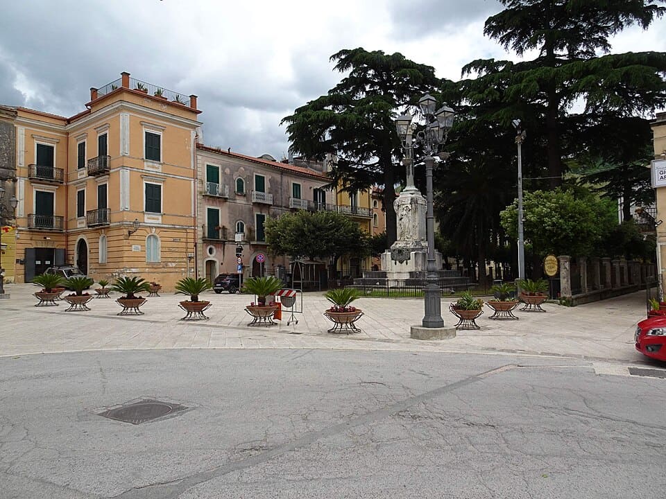 La Piazza di Sant'Agata de' Goti.