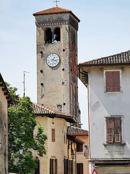 Il Castello di Valvasone: ponte levatoio e mura medievali nel cuore del Friuli. Scoprilo!