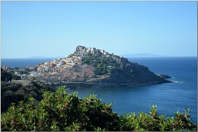 Borgo medievale di Castelsardo affacciato sul Golfo dell'Asinara in Sardegna
