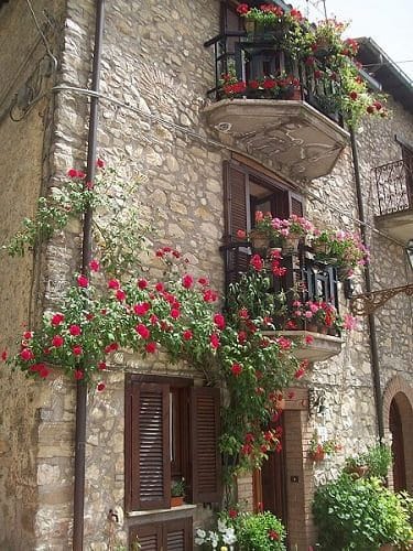 Uno scorcio del borgo laziale.