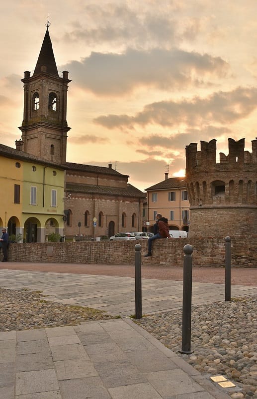 Un panorama al tramonto dello stupendo borgo di Fontanellato.