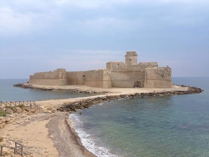 Splendida veduta del Castello di Le Castella.