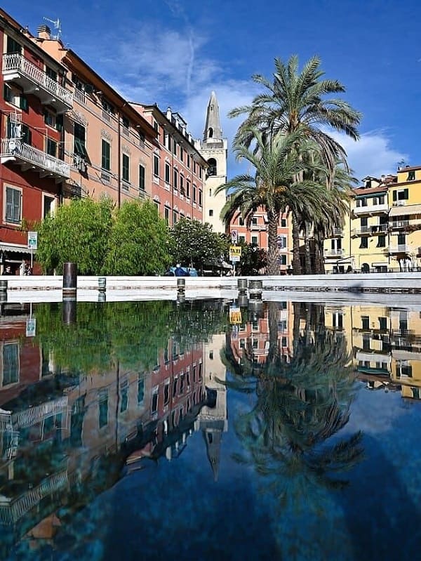 La Piazza centrale nel bellissimo borgo di Lerici.