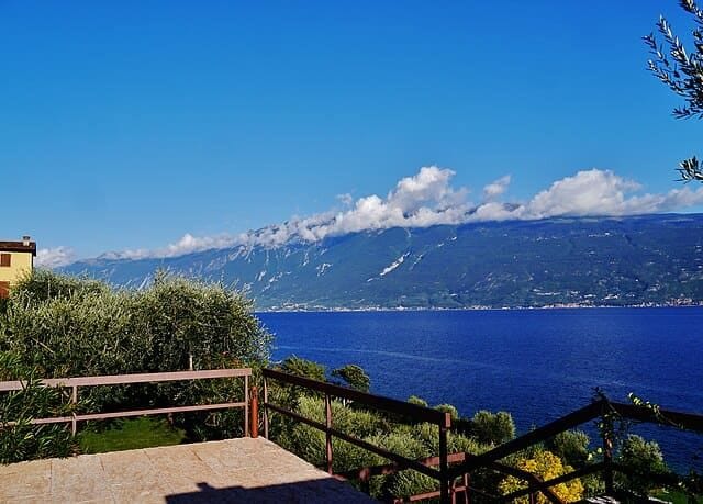 Una meravigliosa vista lago di Tremosine sul Garda.