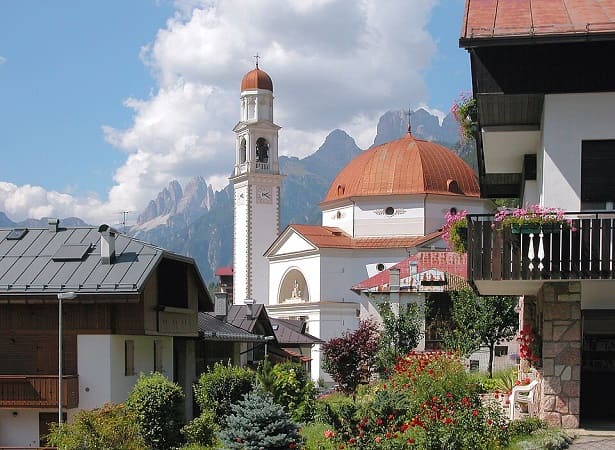 Auronzo di Cadore Parrocchia di San Lucano Vescovo.
