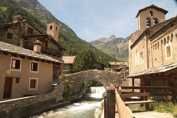 Splendida immagine del fiume Varaita a Chianale.