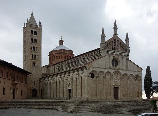 Il duomo di Massa Marittima in tutta la sua bellezza.