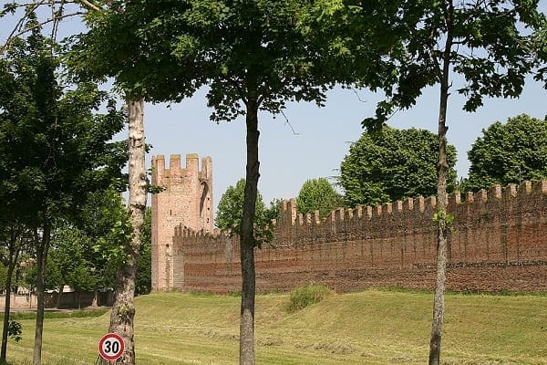 Scorcio della cinta muraria di Montagnana.