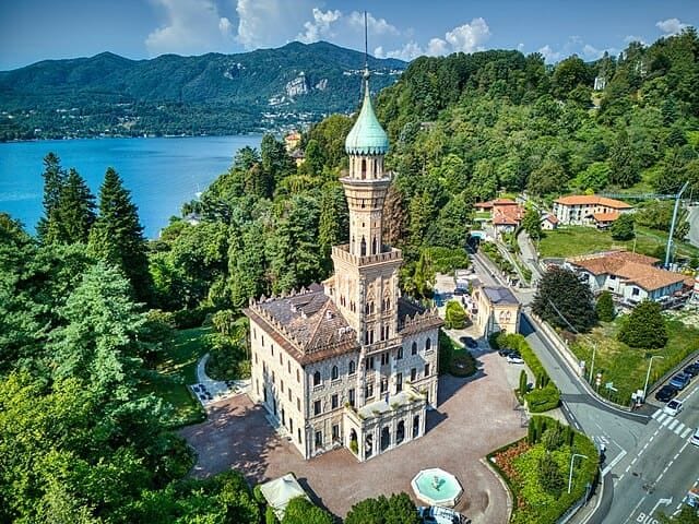 La maestosa Villa Crespi di Orta San Giulio.