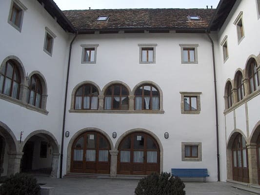 Palazzo della Pesa a Pesariis.