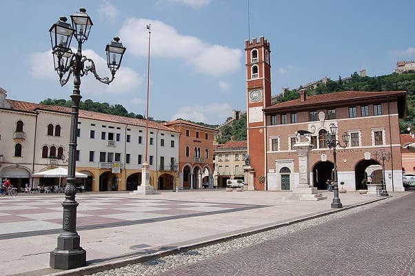 La meavigliosa Piazza degli Scacchi di Marostica.
