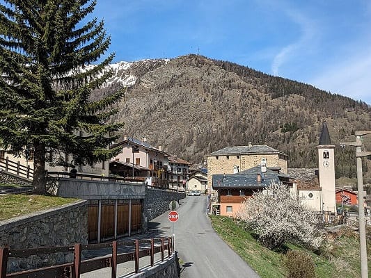 Spettacolare veduta panoramica dell'ultimo borgo d'Italia.