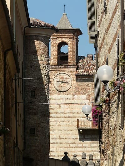 Lo stupendo centro storico di Cella Monte.