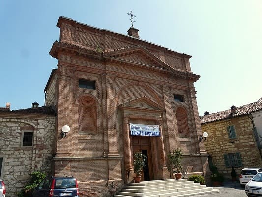 La particolare Chiesa dei Santi Quirico e Giulitta.