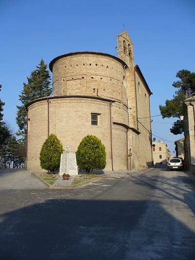 La particolare Chiesa di San Lorenzo.
