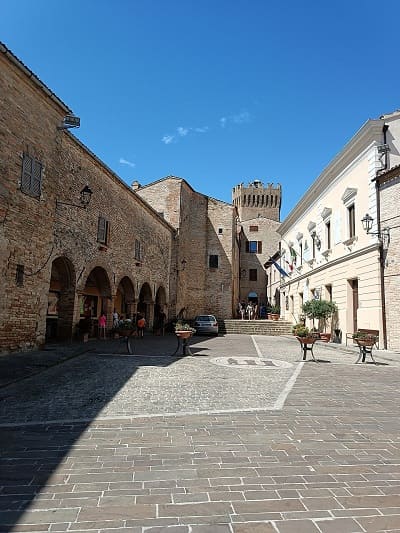 Il Palazzo del Comune di Moresco.